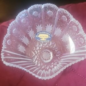 Vintage,2 small crystal plates decorativ or use for serving fruit preserve